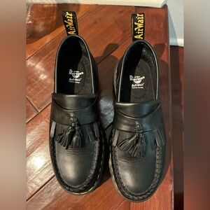 Dr. Marten’s AirWair Adrian Quad Leather Platform black leather Loafers.Size US8
